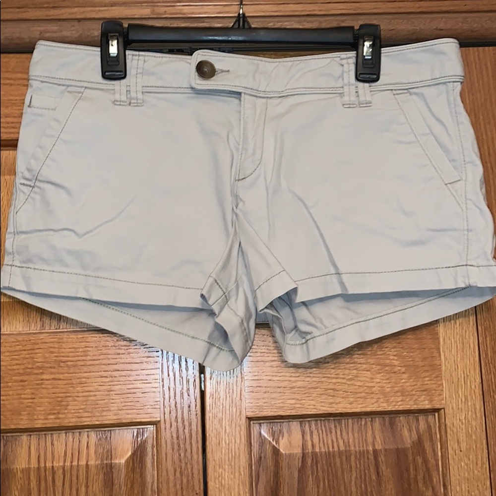 🌼3 for $15🌼 AE kaki shorts